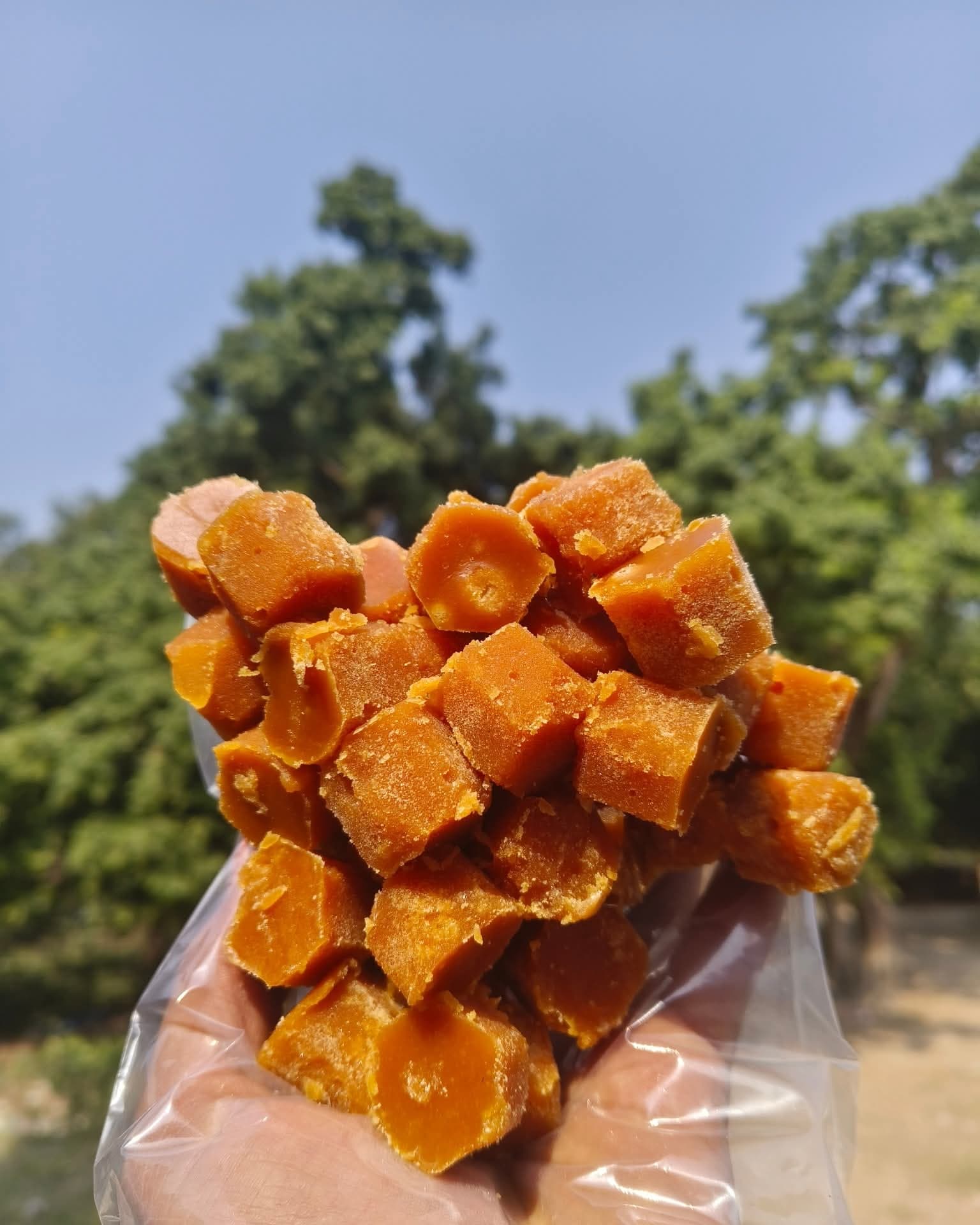 আখের কিউব গুড় ৩ কেজি = ১১৯০ টাকা
